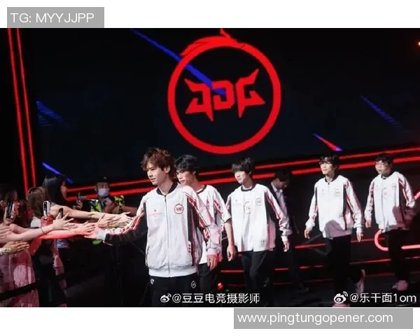 JDG团队协作新模式引发热议王者荣耀赛场的变革之路