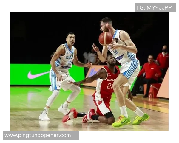 加拿大男篮与德国男篮激战正酣谁能在国际赛场上笑到最后