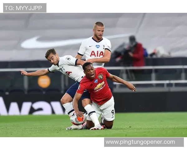 热刺与曼联的激战传奇：一场足球场上的爱恨纠葛与荣耀追逐