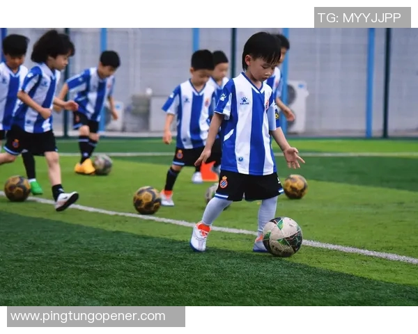 伊塔尔与多瑙的激烈对决揭示足球战术的魅力与精彩瞬间